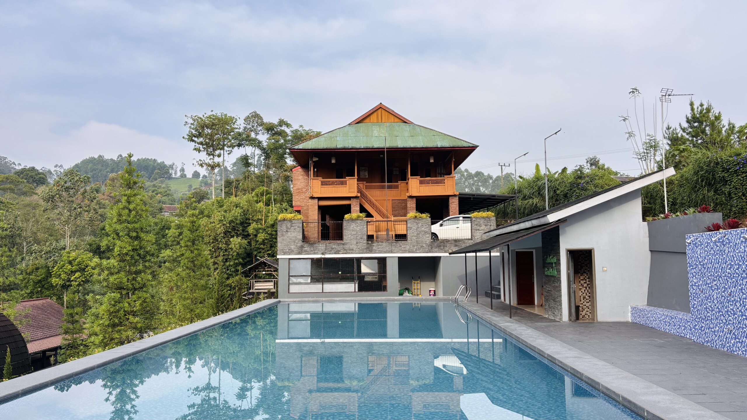 Villa Kayu Estetik