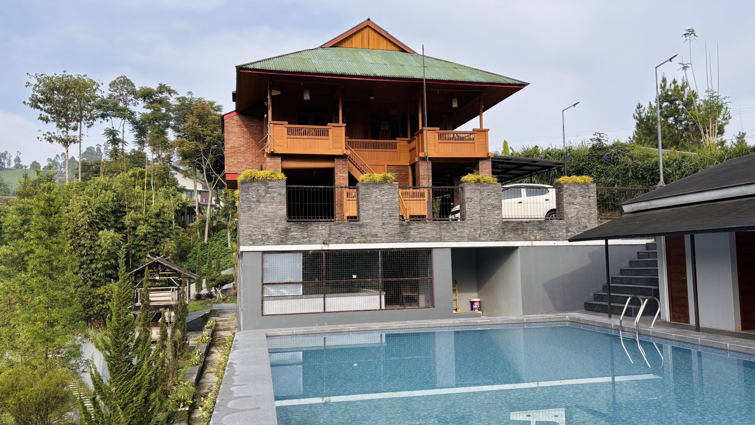 Villa Kayu Estetik - Gambar 14