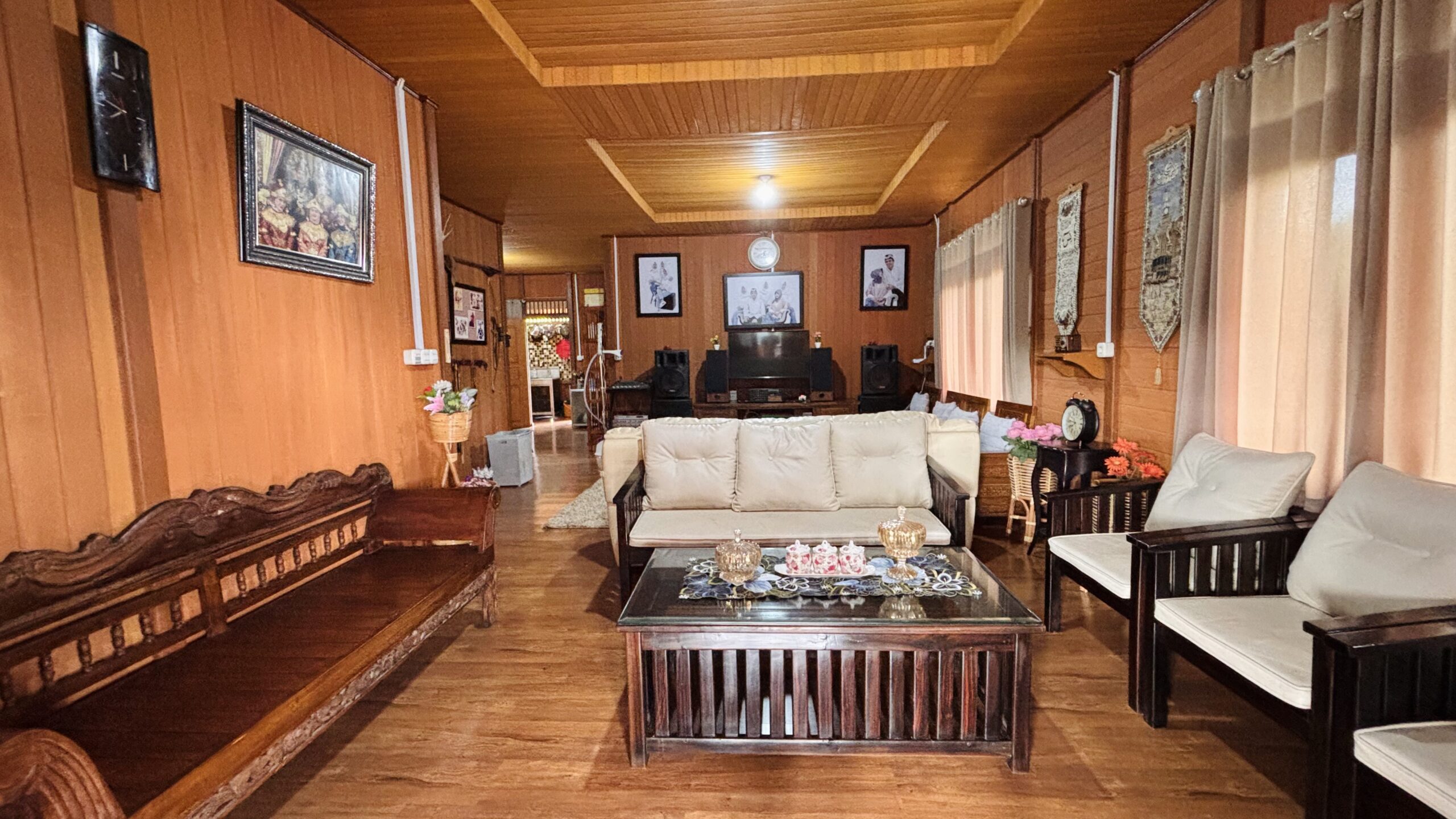 Villa Kayu Estetik - Gambar 13